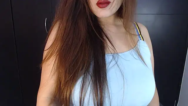 AdharaLujan online show from December 5, 4:01 pm