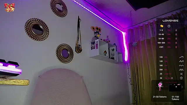 Snapshot of Soffy-brooks chatting on December 15, 5:56 am Soffy-brooks online show from December 15, 5:56 am