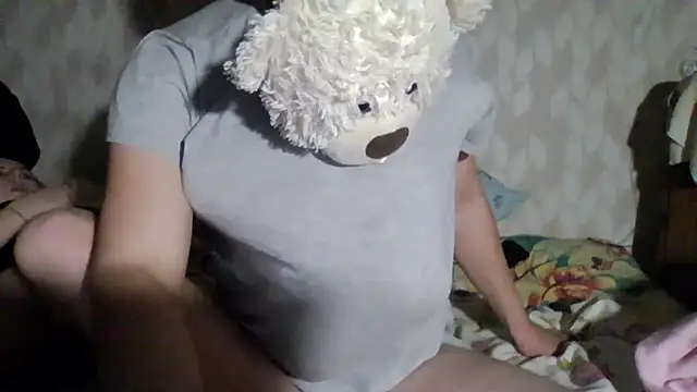 Snapshot of drimdin23 chatting on December 10, 11:30 pm drimdin23 online show from December 10, 11:30 pm