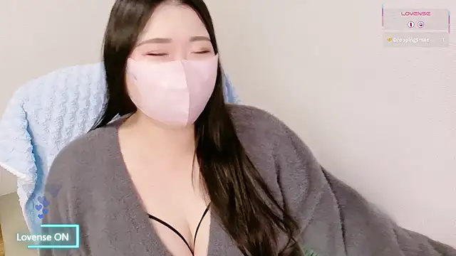 Snapshot of yukinko_o_ chatting on November 18, 2:06 am yukinko o online show from November 18, 2:06 am