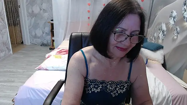 OlgaHottie online show from April 13, 11:43 pm