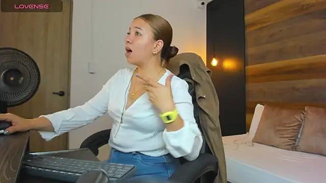 alma fenix online show from September 17, 12:29 pm