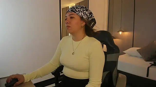 alma fenix online show from September 24, 12:30 pm