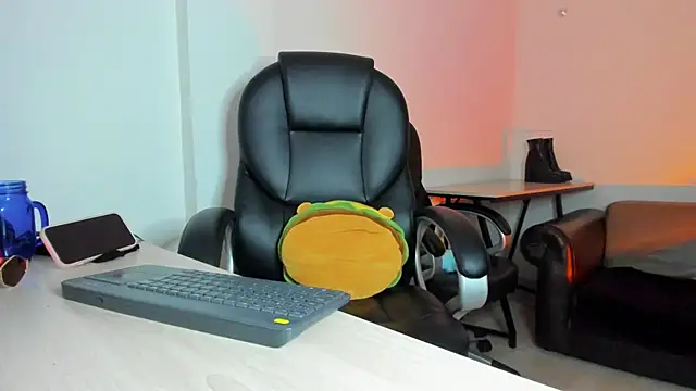 alma fenix online show from March 26, 2:50 am