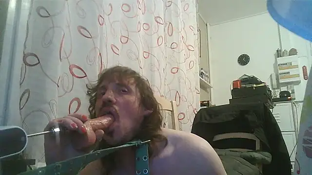 cyril020202 online show from April 2, 9:23 pm