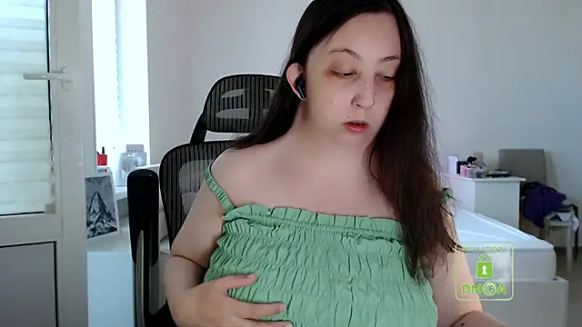 Snapshot of cute_and_hot chatting on June 11, 2:59 pm cute and hot online show from June 11, 2:59 pm