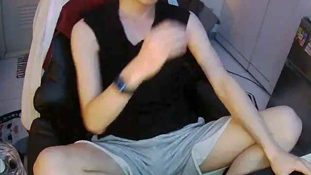 Ray175oo online show from April 4, 4:15 pm