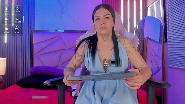 Snapshot of channel_guss chatting on November 9, 10:52 pm channel guss online show from November 9, 10:52 pm