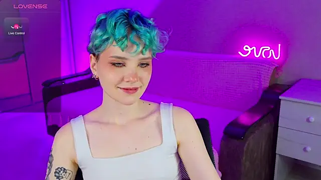 Snapshot of School_Love chatting on December 2, 4:20 pm School Love online show from December 2, 4:20 pm