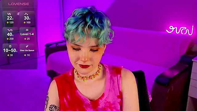 Snapshot of School_Love chatting on December 18, 4:17 pm School Love online show from December 18, 4:17 pm