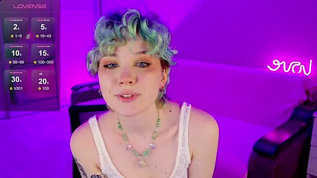 Snapshot of School_Love chatting on January 20, 1:11 pm School Love online show from January 20, 1:11 pm