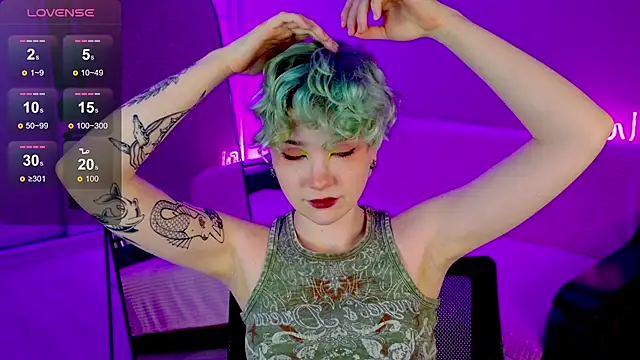 Snapshot of School_Love chatting on January 30, 1:21 pm School Love online show from January 30, 1:21 pm