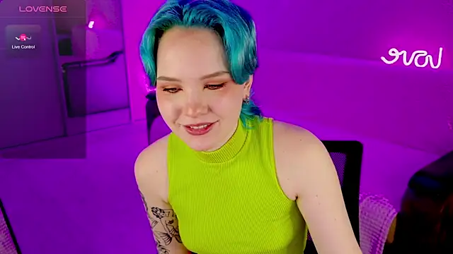 Snapshot of School_Love chatting on February 7, 4:14 pm School Love online show from February 7, 4:14 pm