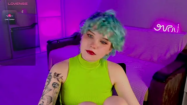 Snapshot of School_Love chatting on February 24, 4:15 pm School Love online show from February 24, 4:15 pm