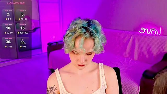 Snapshot of School_Love chatting on March 10, 1:10 pm School Love online show from March 10, 1:10 pm