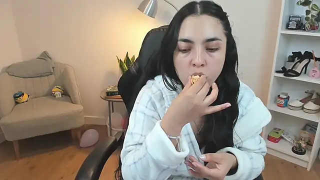 Snapshot of _BellaEvans_ chatting on January 29, 5:51 am BellaEvans online show from January 29, 5:51 am