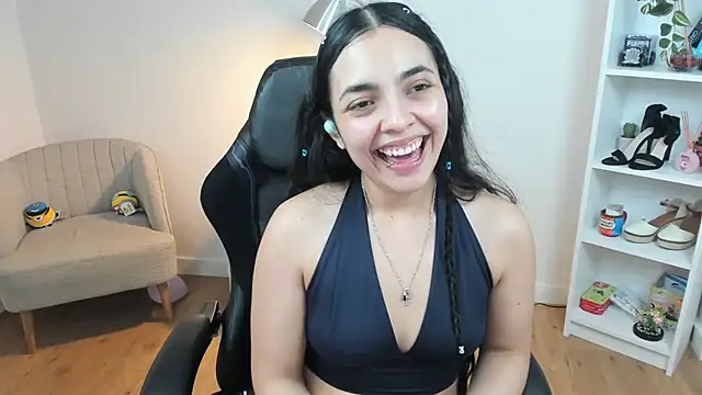 Snapshot of _BellaEvans_ chatting on February 4, 11:38 am BellaEvans online show from February 4, 11:38 am