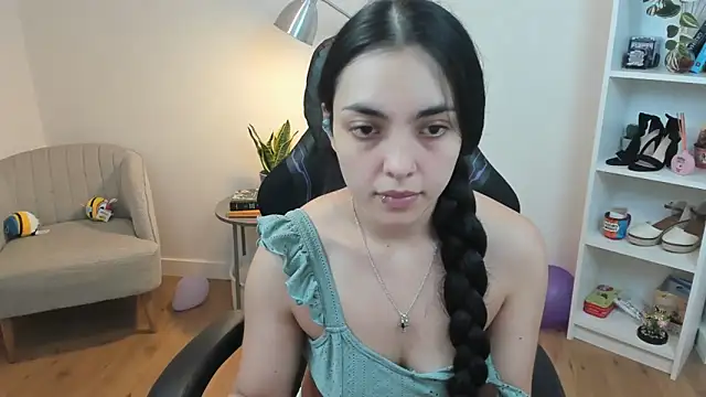 Snapshot of _BellaEvans_ chatting on February 7, 5:52 am BellaEvans online show from February 7, 5:52 am