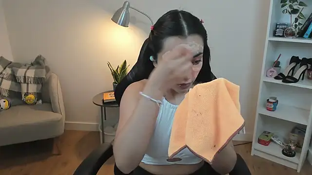 Snapshot of _BellaEvans_ chatting on March 7, 5:51 am BellaEvans online show from March 7, 5:51 am