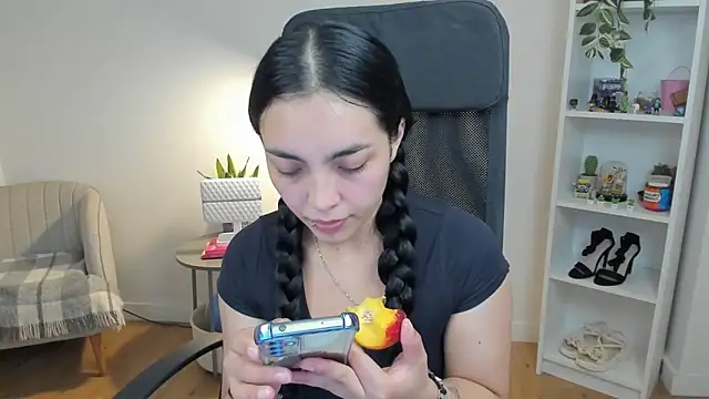  BellaEvans  online show from May 25, 4:51 am