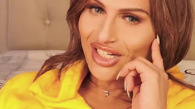 Snapshot of xprettysmilex chatting on December 18, 10:13 pm xprettysmilex online show from December 18, 10:13 pm