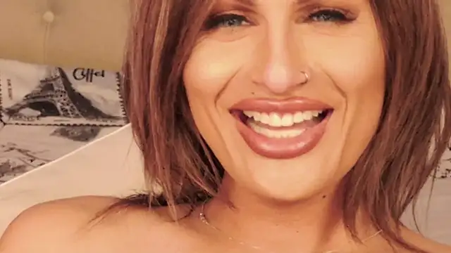 Snapshot of xprettysmilex chatting on December 24, 12:11 am xprettysmilex online show from December 24, 12:11 am