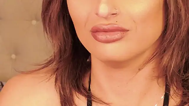 Snapshot of xprettysmilex chatting on January 9, 8:22 pm xprettysmilex online show from January 9, 8:22 pm