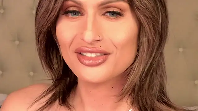 Snapshot of xprettysmilex chatting on January 14, 8:37 pm xprettysmilex online show from January 14, 8:37 pm