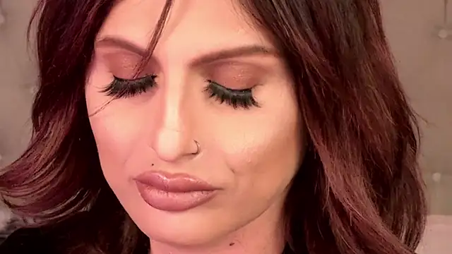 Snapshot of xprettysmilex chatting on February 4, 8:06 pm xprettysmilex online show from February 4, 8:06 pm