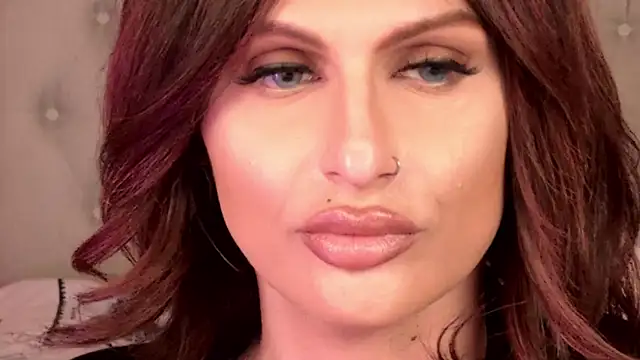 Snapshot of xprettysmilex chatting on February 5, 2:19 am xprettysmilex online show from February 5, 2:19 am