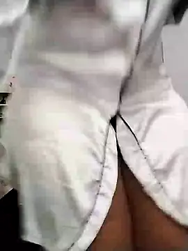 Snapshot of LadyEbonyX chatting on January 27, 12:12 am LadyEbonyX online show from January 27, 12:12 am