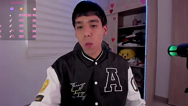 aldrinwhite online show from February 6, 3:09 pm