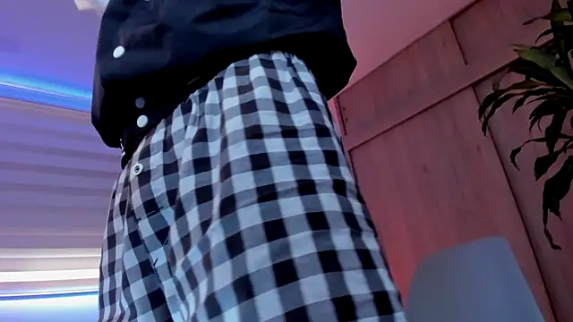 aldrinwhite online show from December 18, 4:13 pm