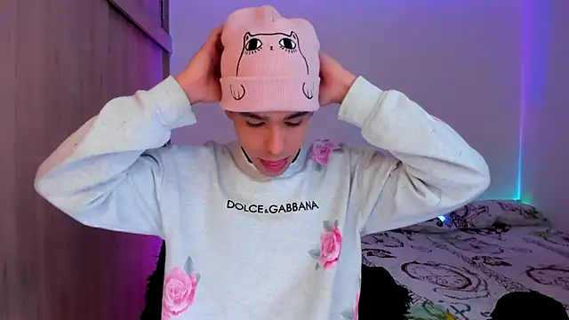 aldrinwhite online show from January 11, 2:44 pm