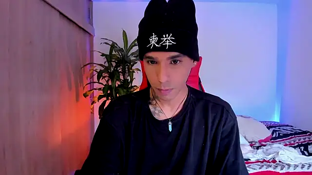 aldrinwhite online show from April 18, 7:07 pm