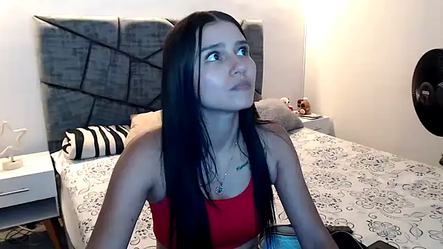 Snapshot of cloe_fox chatting on November 23, 12:10 am cloe fox online show from November 23, 12:10 am