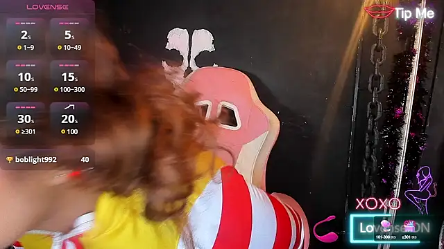 Snapshot of RoxaneEvans_ chatting on March 6, 1:24 pm RoxaneEvans online show from March 6, 1:24 pm