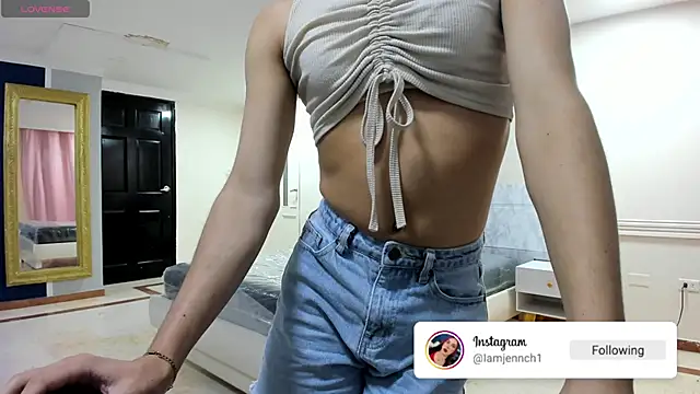Snapshot of charolbruce_1 chatting on June 22, 11:51 am charolbruce 1 online show from June 22, 11:51 am
