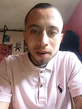 Snapshot of Mich_Stev9524 chatting on November 19, 5:57 pm Mich Stev9524 online show from November 19, 5:57 pm