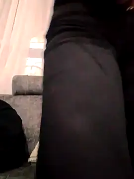 DakotaHoland online show from November 7, 4:01 am