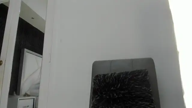 AbigailWilliams  online show from October 22, 11:10 am