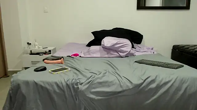 Snapshot of AnnieRoss69 chatting on December 6, 12:34 am AnnieRoss69 online show from December 6, 12:34 am