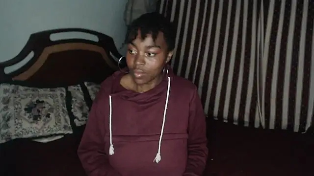 lyssyhorny online show from February 20, 2:52 am