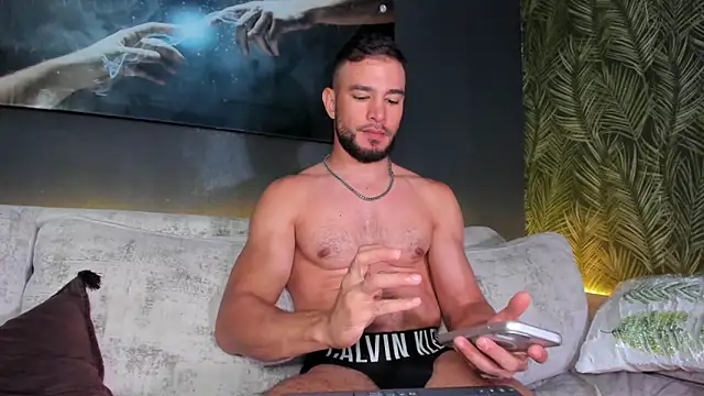 Snapshot of Crhis_N_Derek chatting on January 16, 11:59 pm Crhis N Derek online show from January 16, 11:59 pm