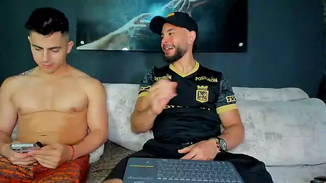 Snapshot of Crhis_N_Derek chatting on January 26, 12:05 am Crhis N Derek online show from January 26, 12:05 am