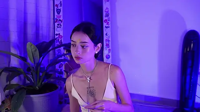 Snapshot of salome-brown chatting on April 11, 11:42 pm salome-brown online show from April 11, 11:42 pm