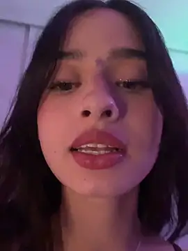 Snapshot of salome-brown chatting on May 8, 1:44 am salome-brown online show from May 8, 1:44 am