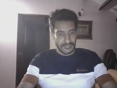 Snapshot of elkike1980 chatting on May 16, 12:40 am elkike1980 online show from May 16, 12:40 am