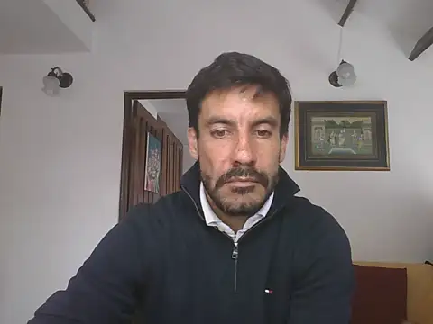 Snapshot of elkike1980 chatting on May 19, 4:24 pm elkike1980 online show from May 19, 4:24 pm