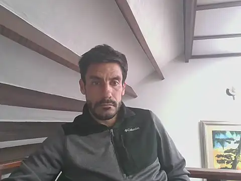 Snapshot of elkike1980 chatting on May 25, 4:24 pm elkike1980 online show from May 25, 4:24 pm